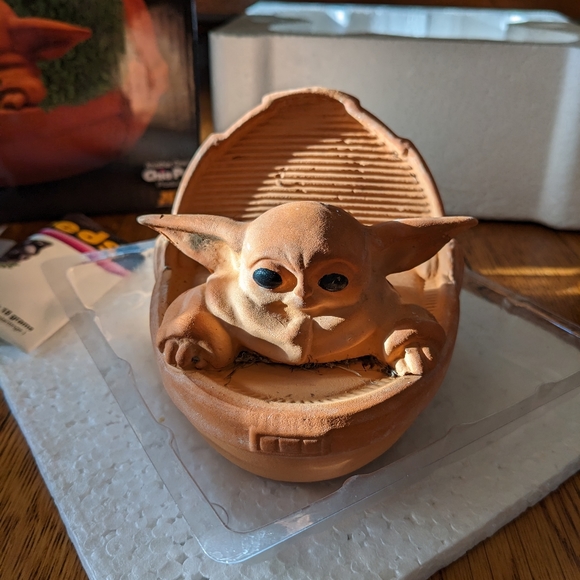 The Child Chia Pet Disney Star Wars The Mandalorian - Picture 6 of 6